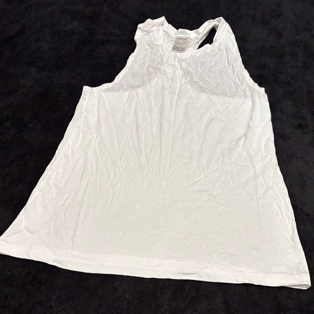 Chic White Sleeveless Tank Top